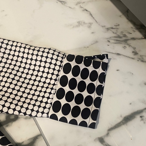 Stylish Black and White Blazer - Picture 4 of 7